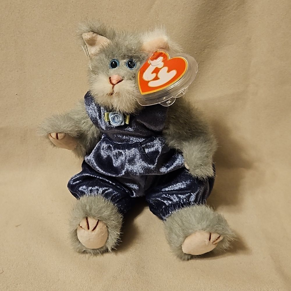 Attic treasure beanie baby, with tag 3rd edition. Whiskers